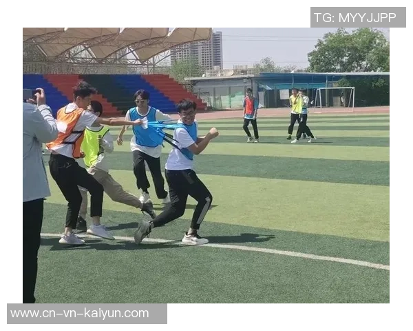 踢足球的多重益处探讨：提升身体素质增强团队合作能力与心理健康